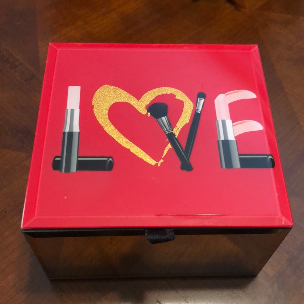 LOVE mirrored storage box